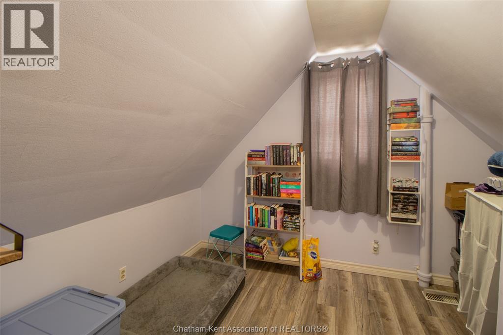 100 Taylor AVENUE - 16