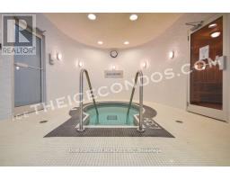 1601 - 14 York Street W, Toronto, ON M5J0B1 Photo 13