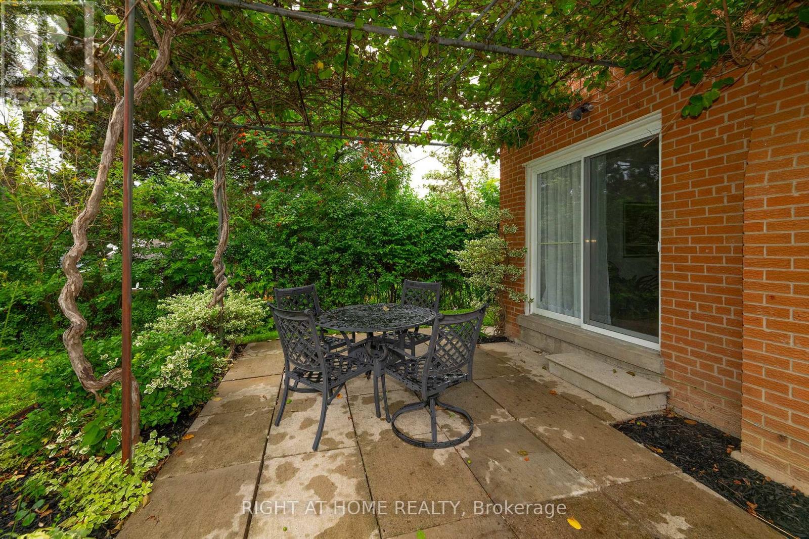 236 SHAUGHNESSY BOULEVARD - Image 35