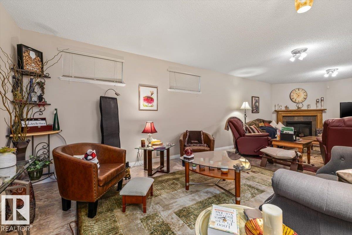 1 Longview PL - Image 32