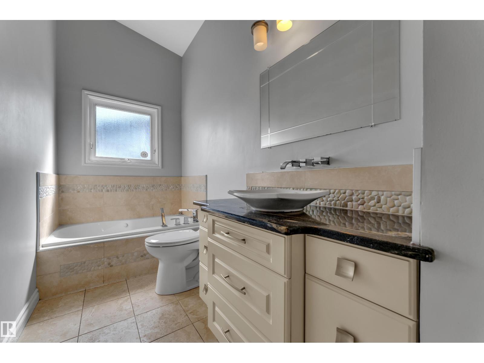 8803 68A ST NW - 24