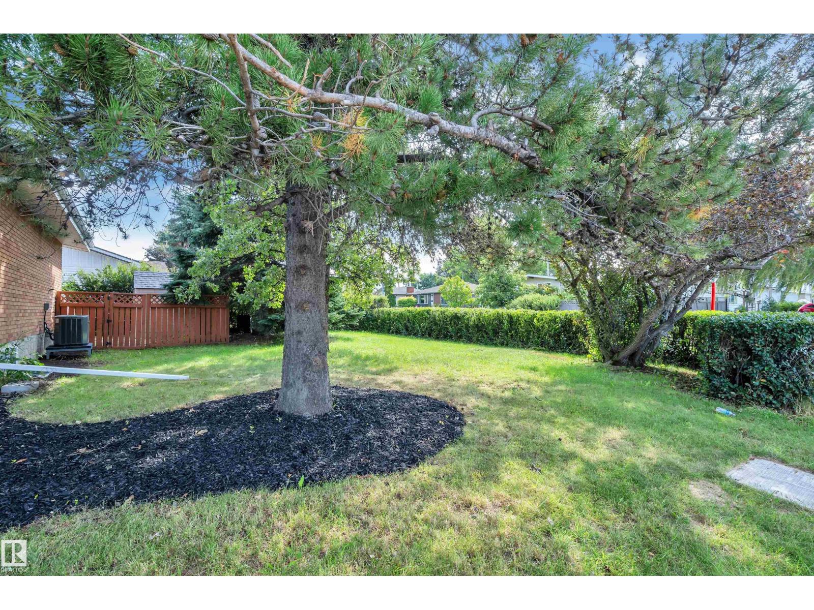 8803 68A ST NW - 11