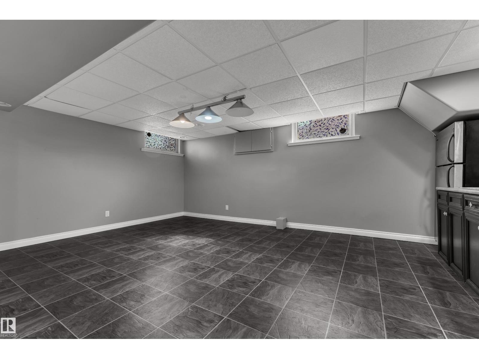 8803 68A ST NW - 34