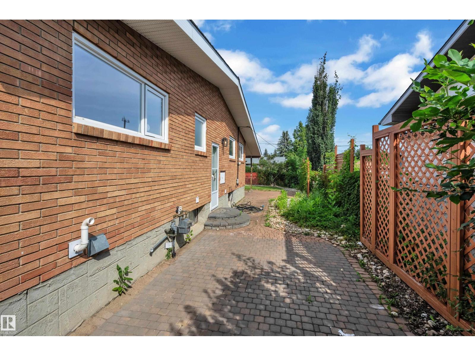 8803 68A ST NW - 7