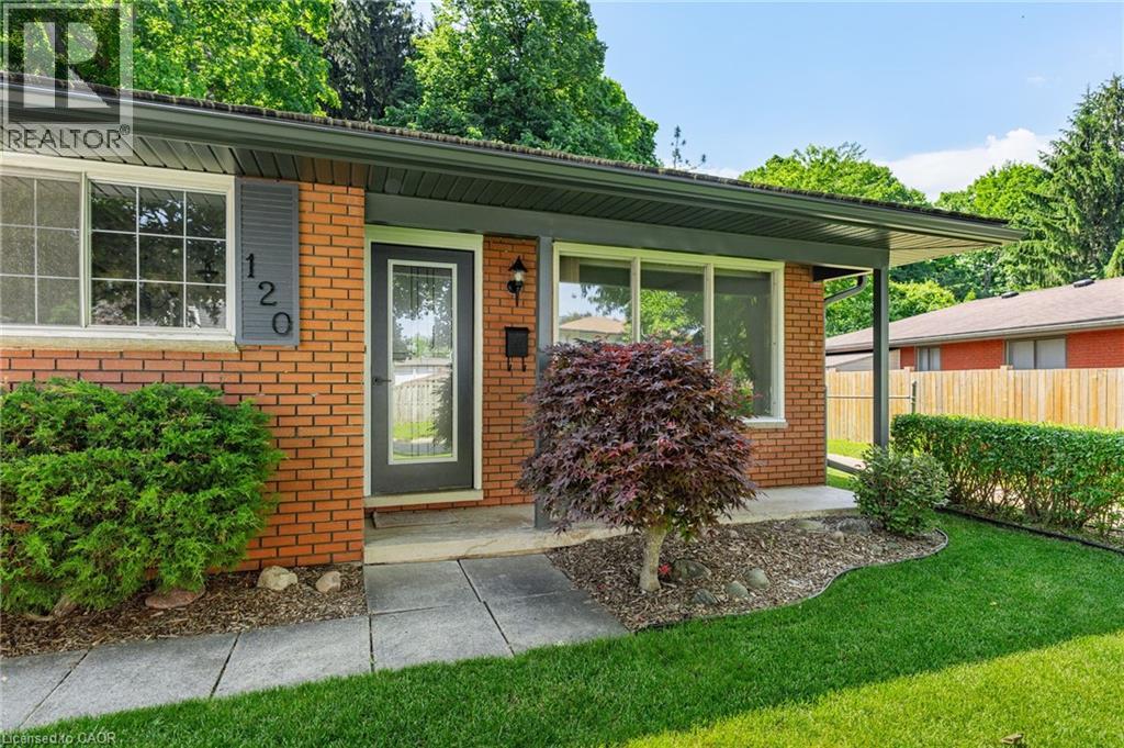 120 ARROWHEAD Crescent — photo 3