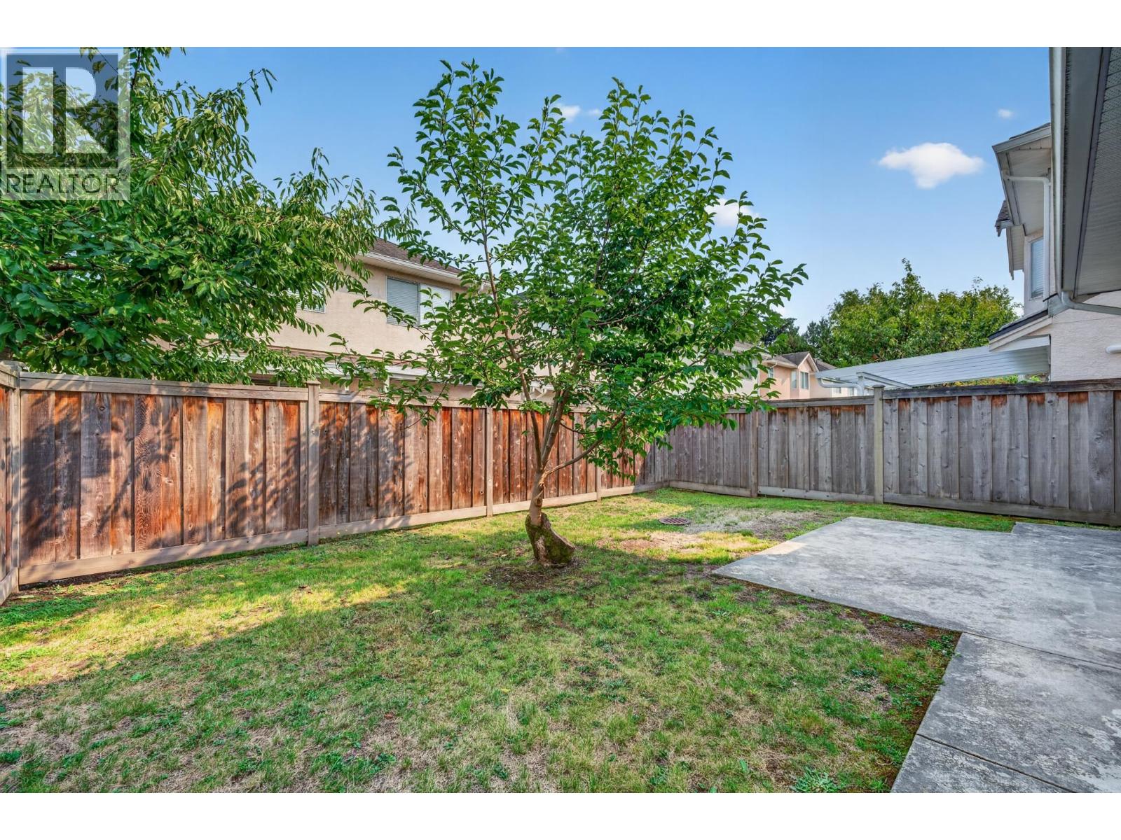 Photo of 68 10000 FISHER GATE 36