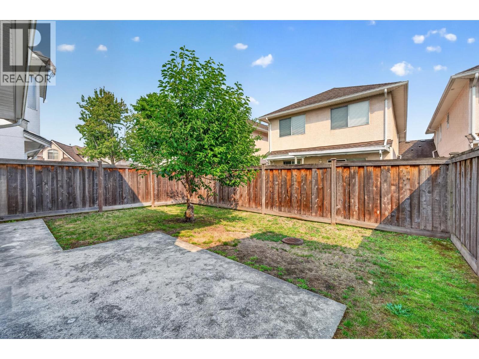 Photo of 68 10000 FISHER GATE 35