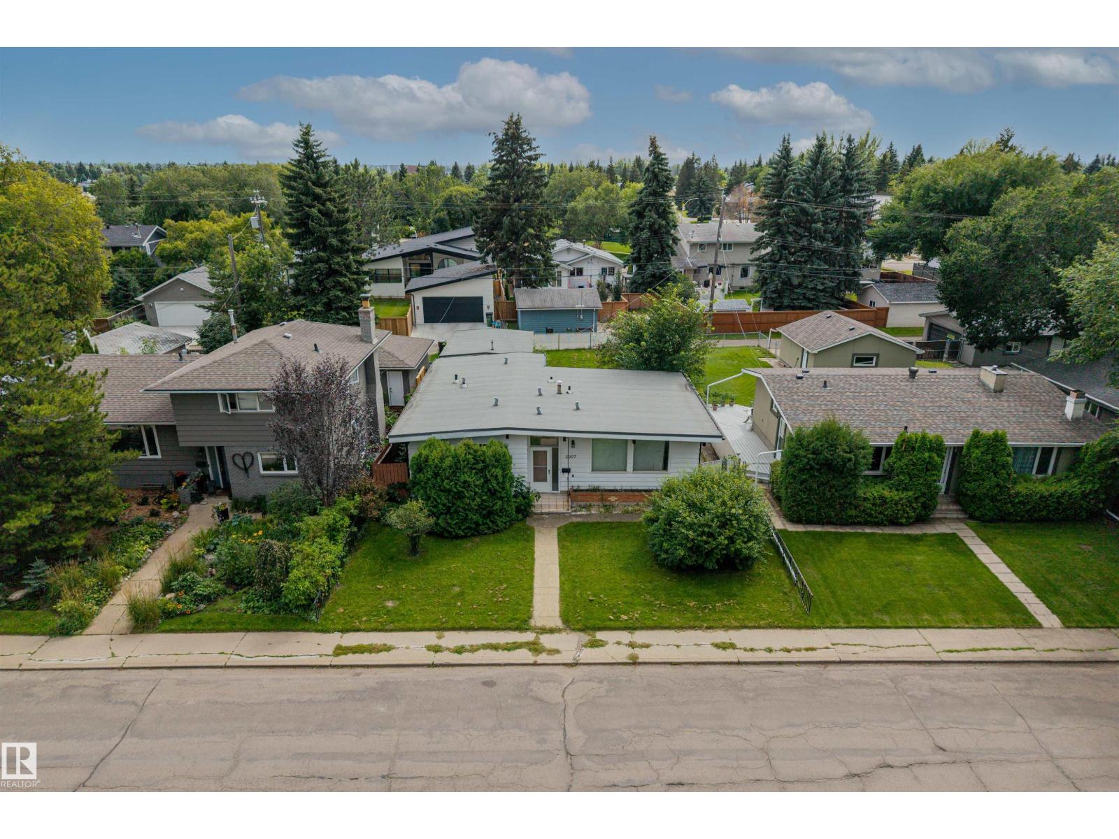 12107 40 AV NW - 6