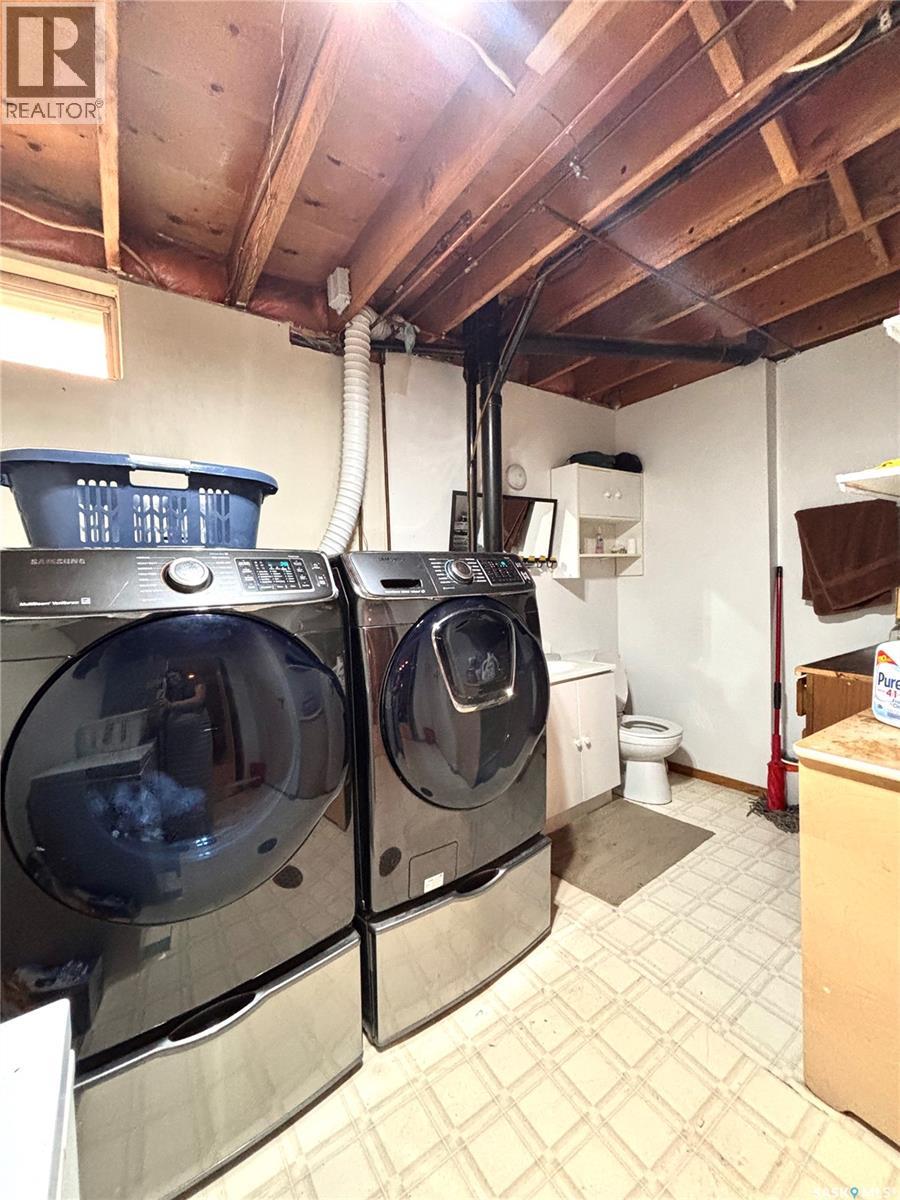 1524 Bradwell AVENUE - 28