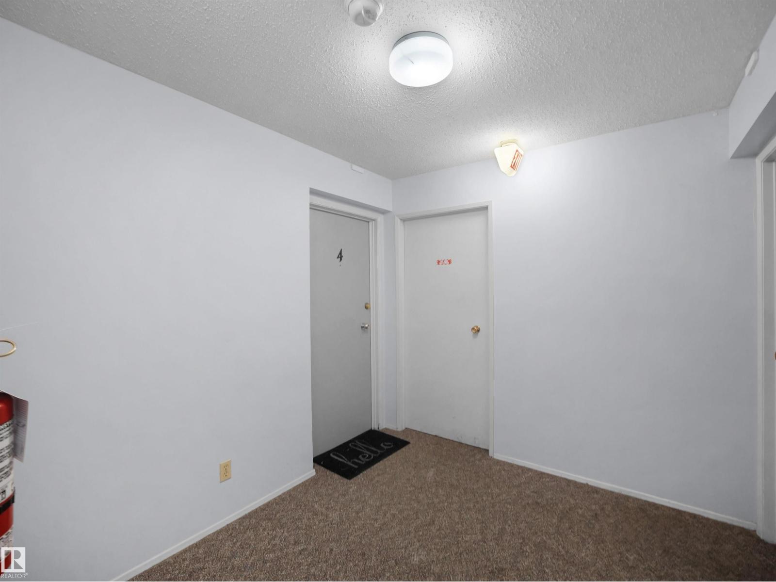 #4 3851 76 ST NW - 27