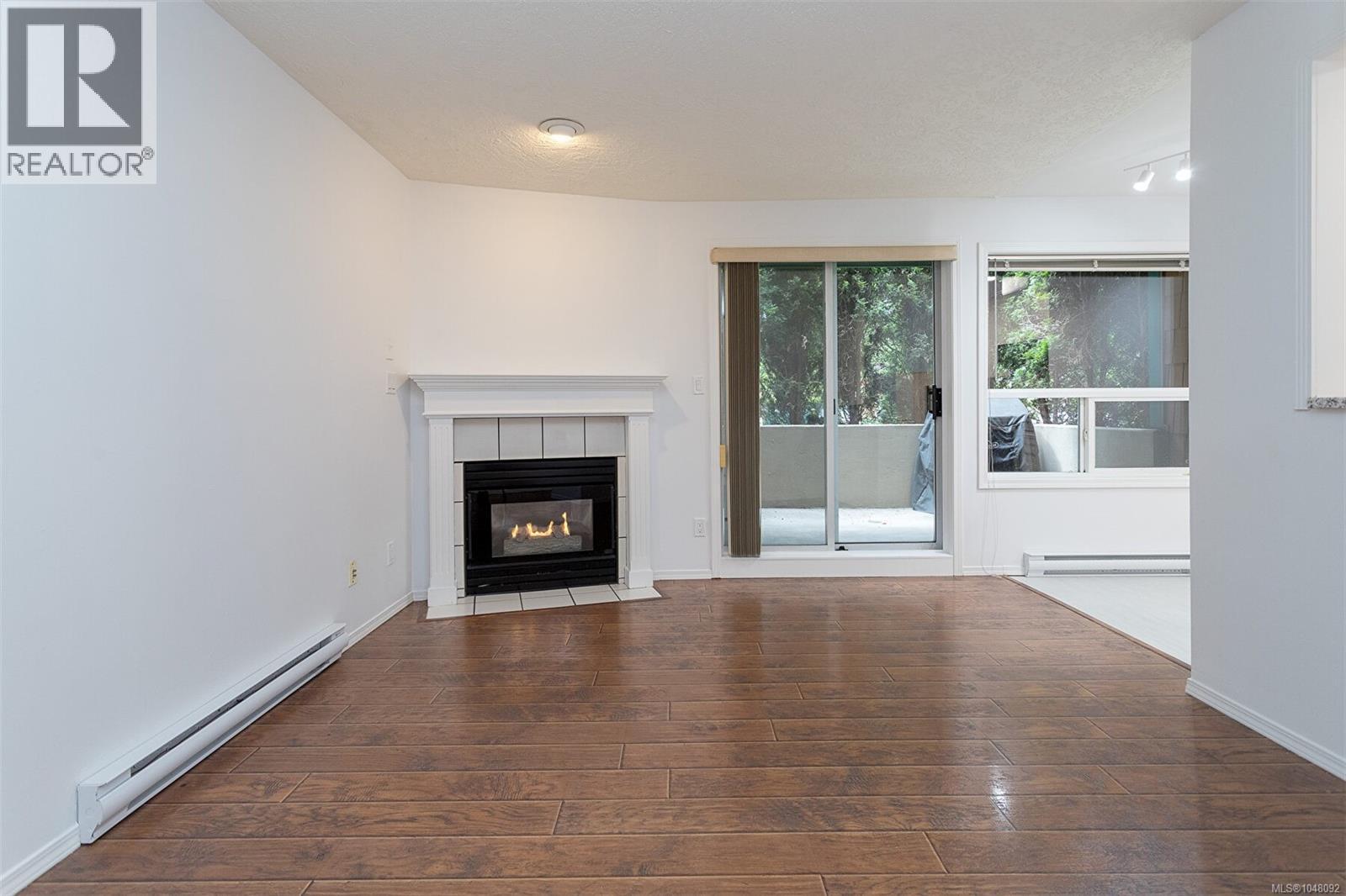 108 898 Vernon Avenue, Saanich