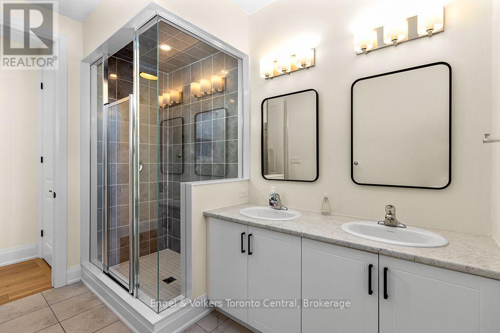 160 SPRINGSIDE CRESCENT - 27