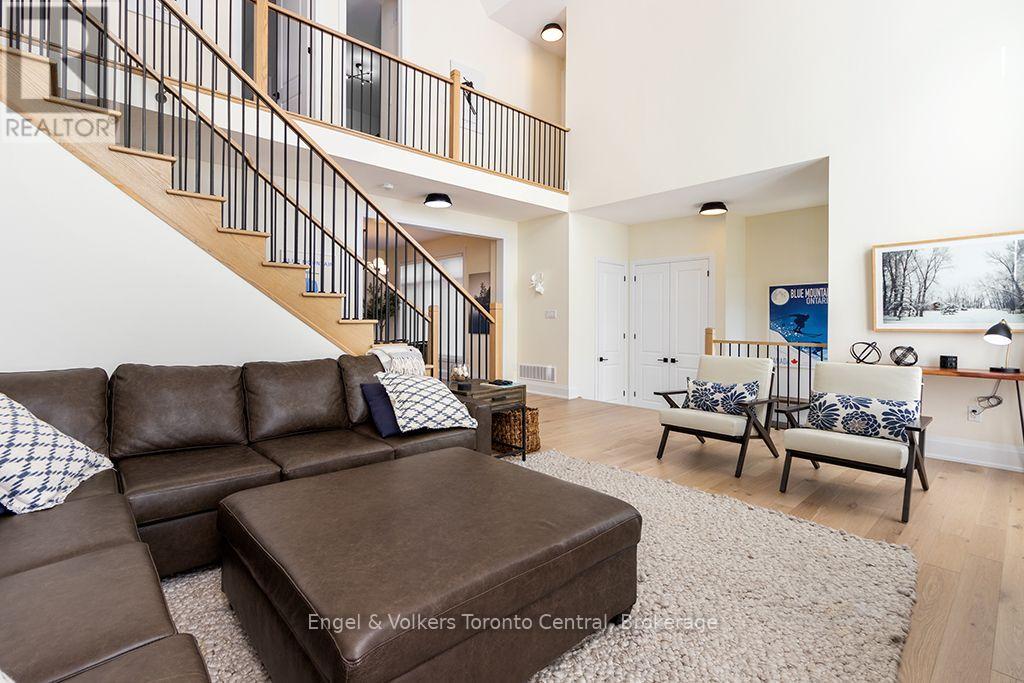 160 SPRINGSIDE CRESCENT - 7