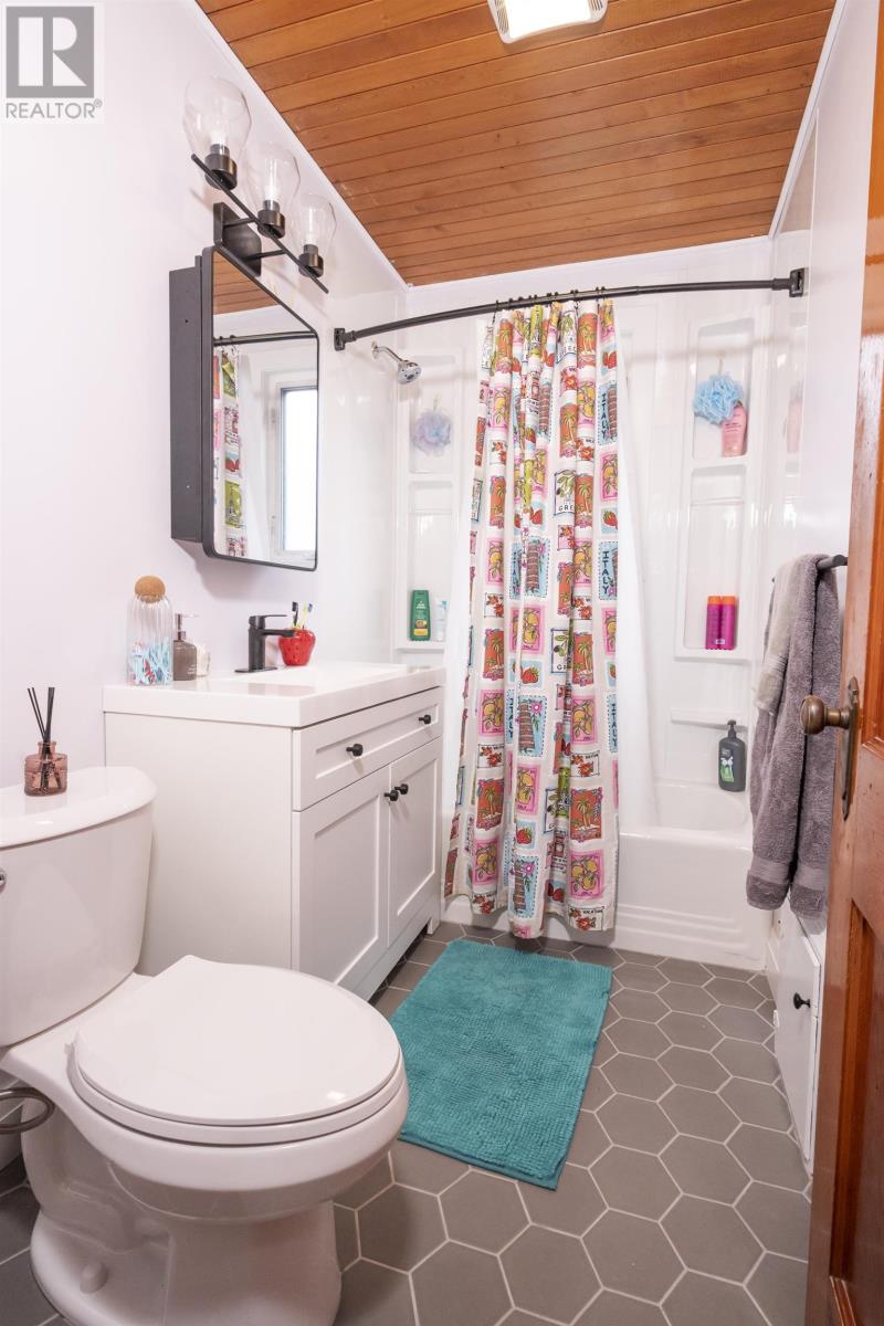 235 Franklin ST N - 35