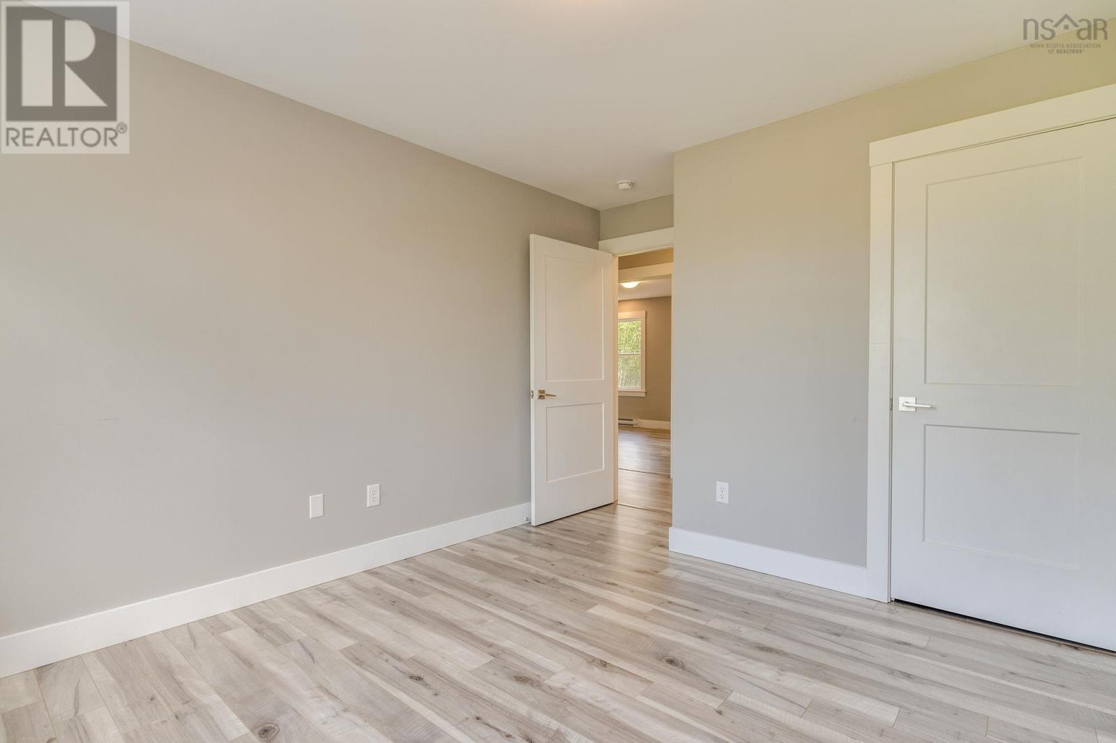 Property 33 of 50 of 105 Coltsfoot Lane