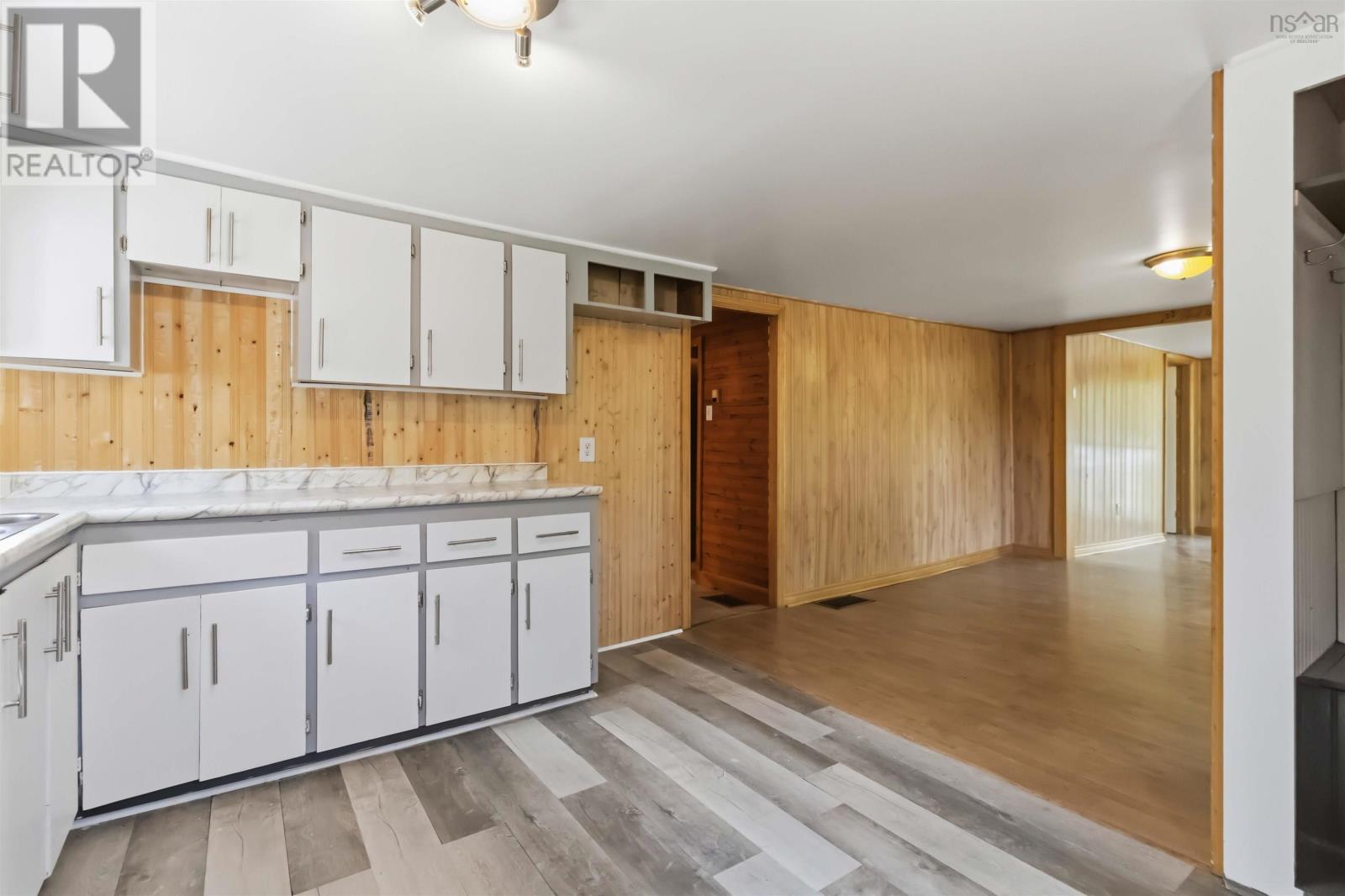 983 North River Road - Image 6