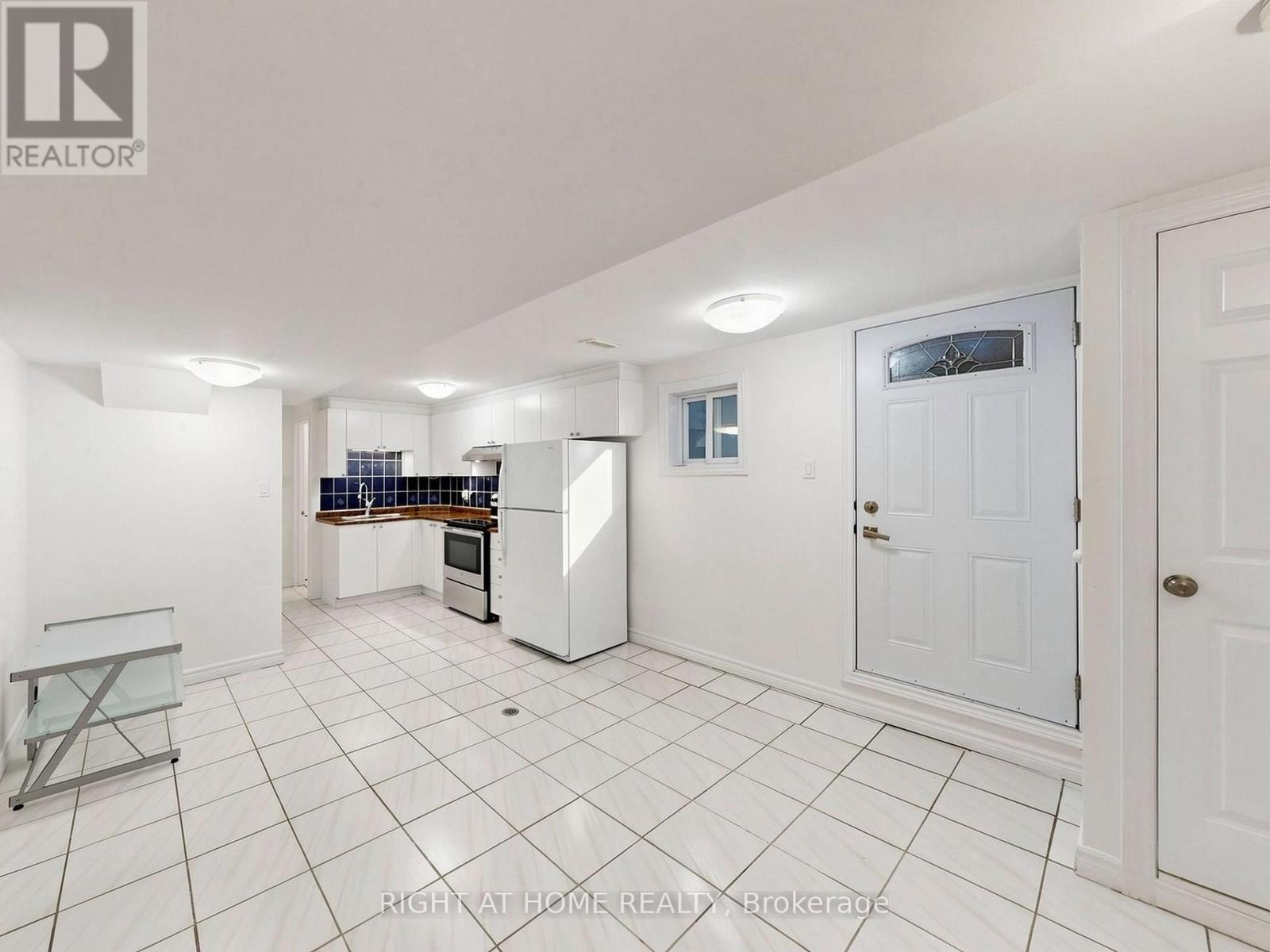43 TOPHAM CRESCENT - Image 37