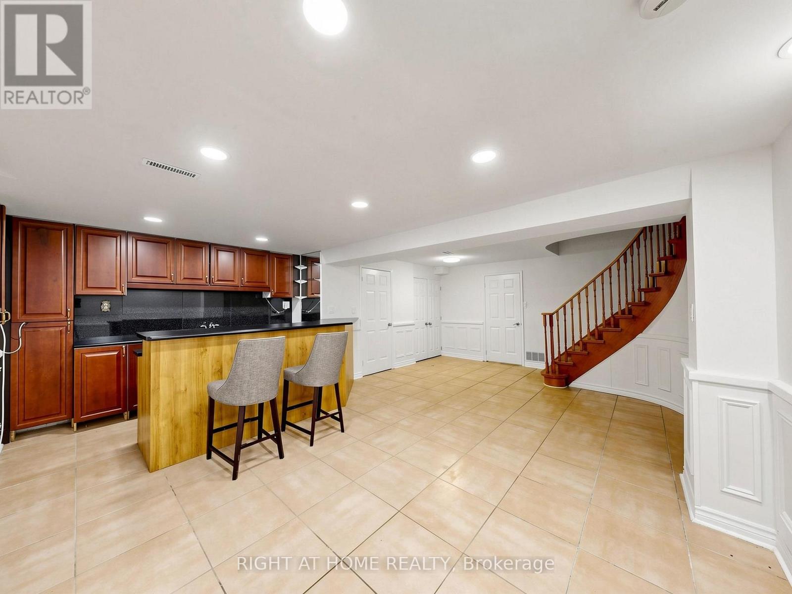 43 TOPHAM CRESCENT - Image 36