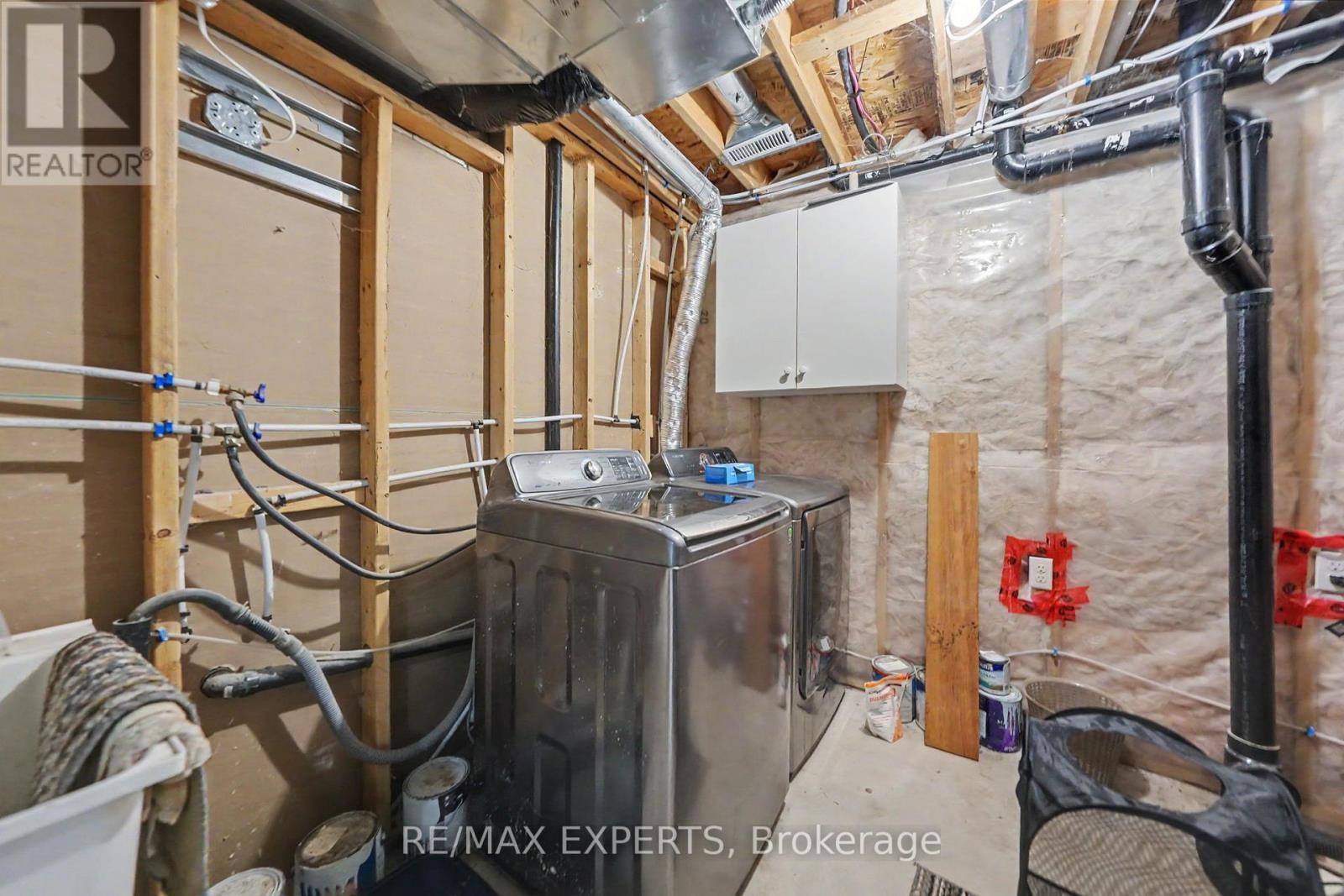 1261 BENSON STREET - 25