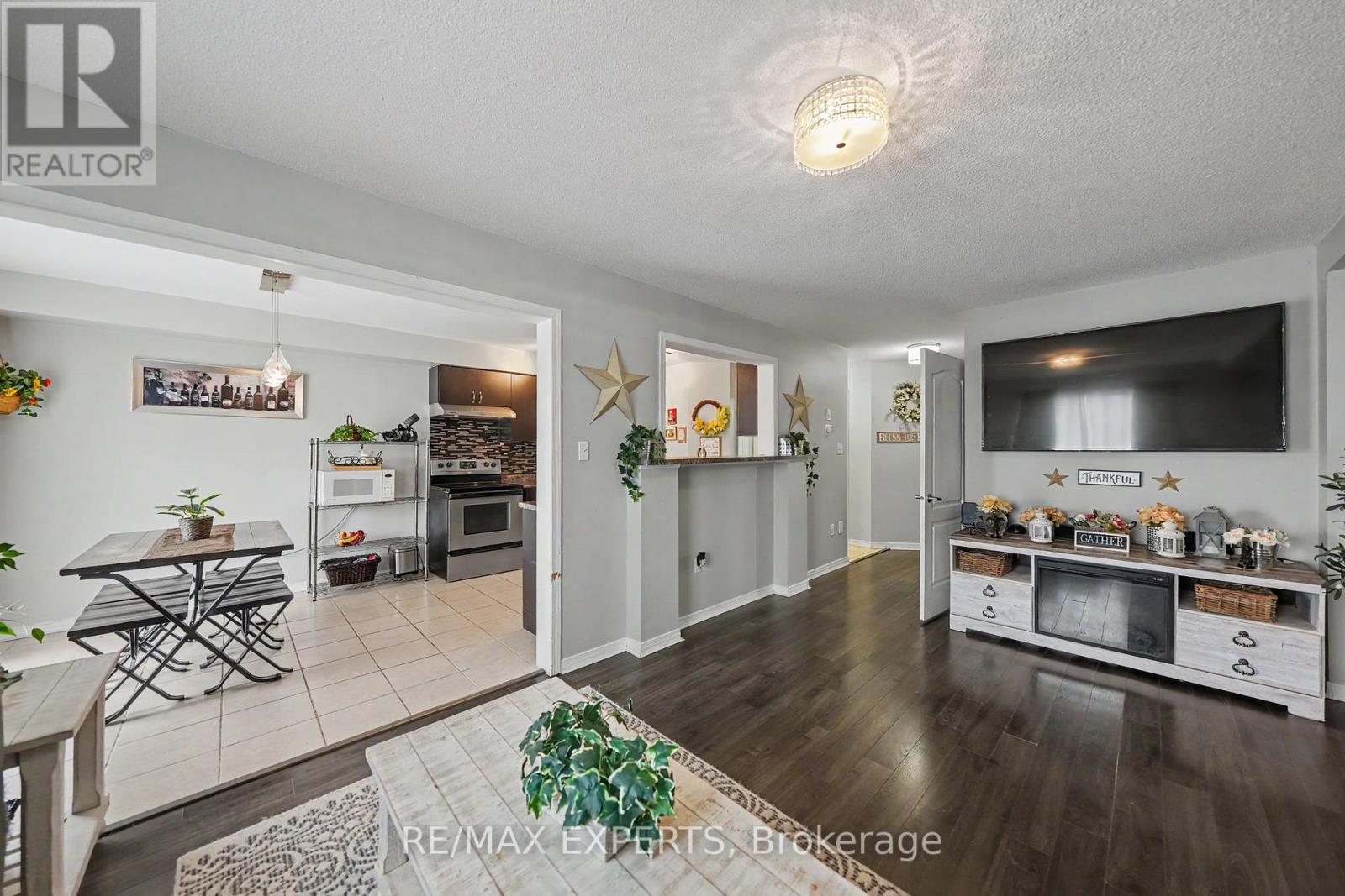 1261 BENSON STREET - 9