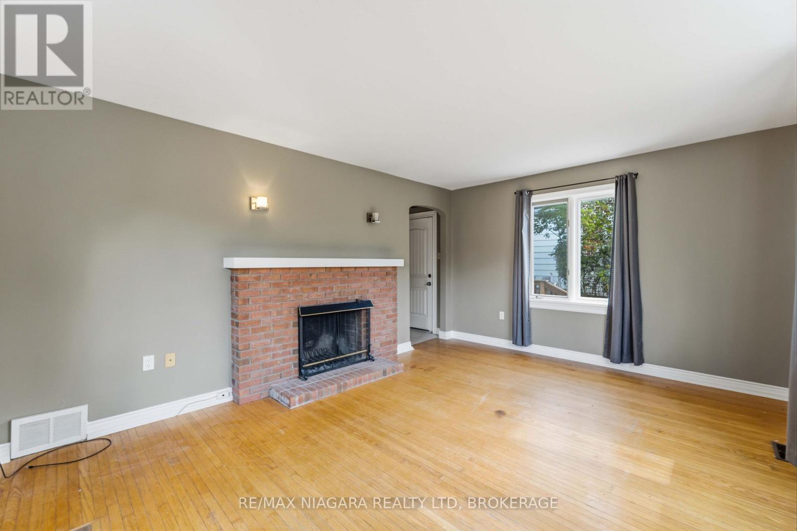 24 WELLAND VALE ROAD - 4