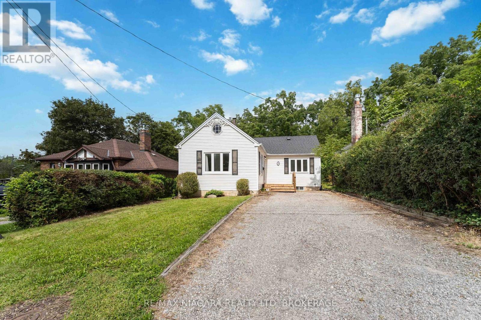 24 WELLAND VALE ROAD - 1