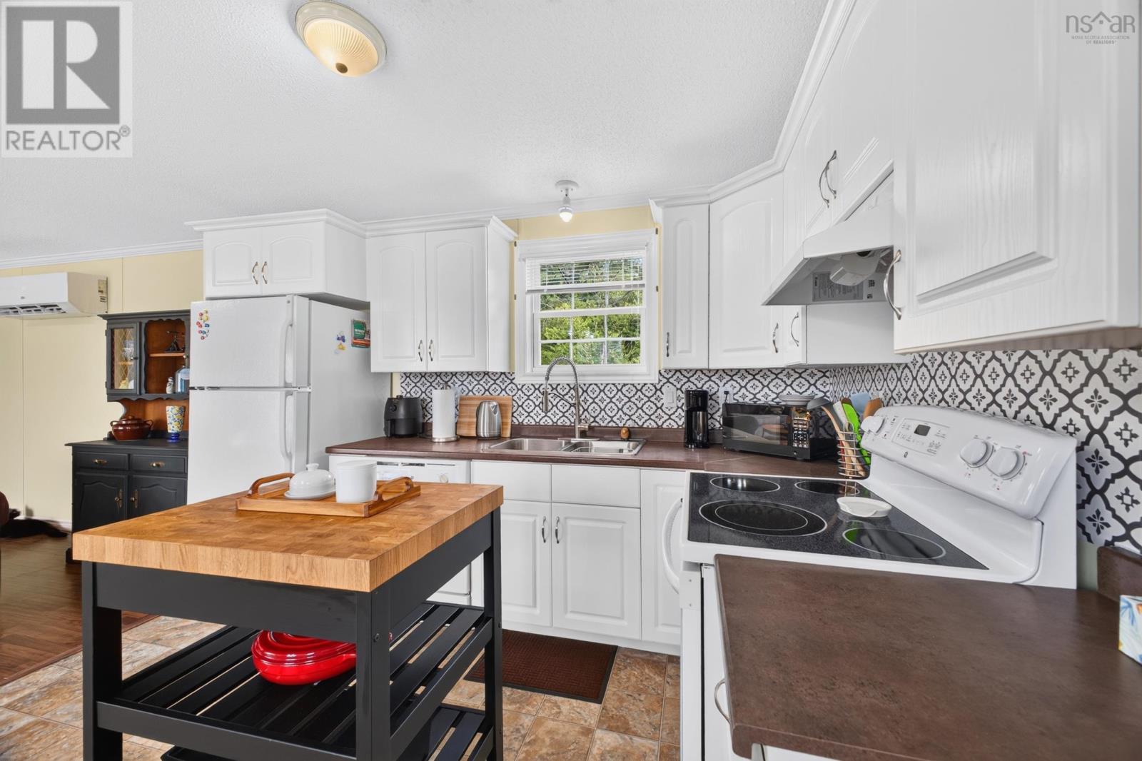 1047 GLEN FOREST Drive - Image 11