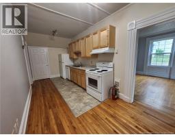 17 Pleasant Street, photo 16