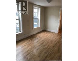 17 Pleasant Street, photo 18