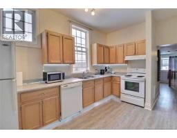 17 Pleasant Street, photo 19