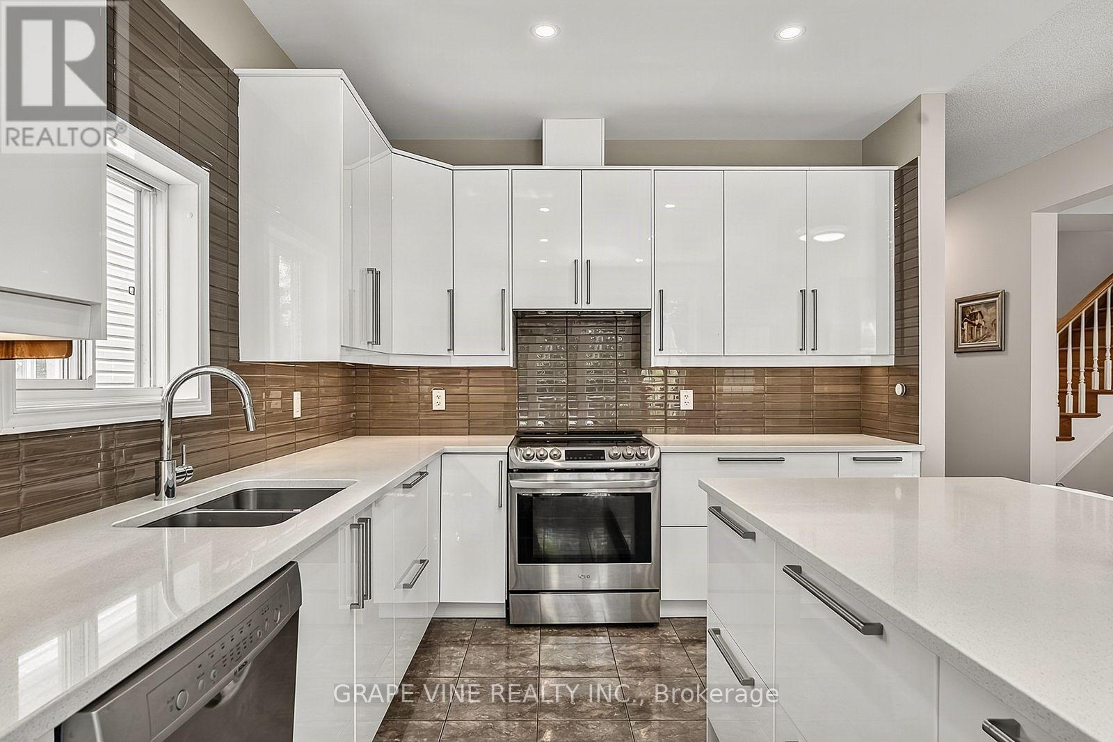 319 PARKIN CIRCLE - Image 12