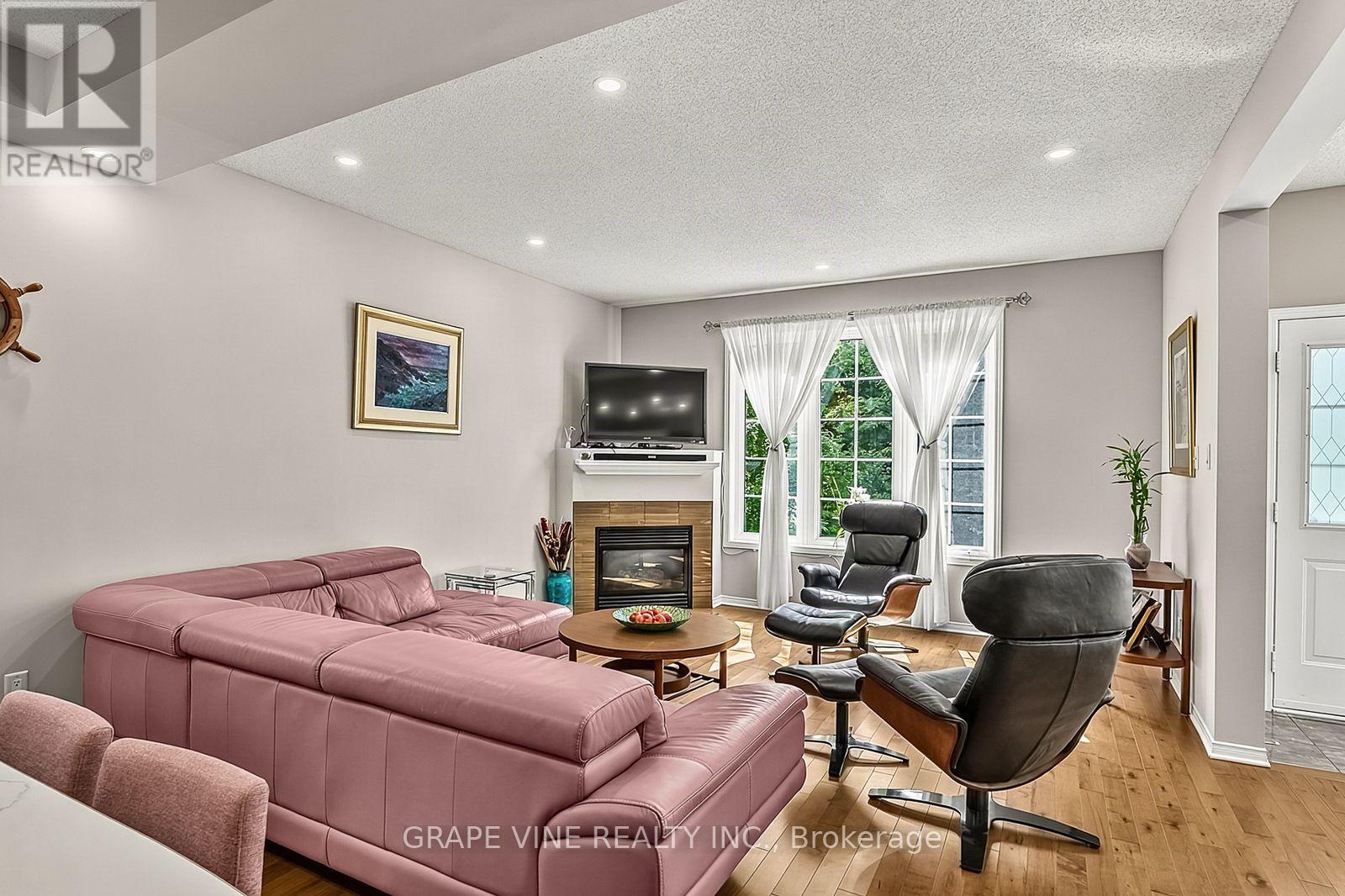 319 PARKIN CIRCLE - Image 25