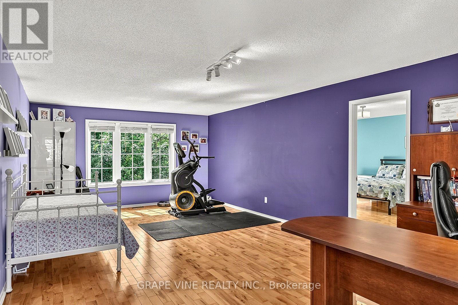 319 PARKIN CIRCLE - Image 32