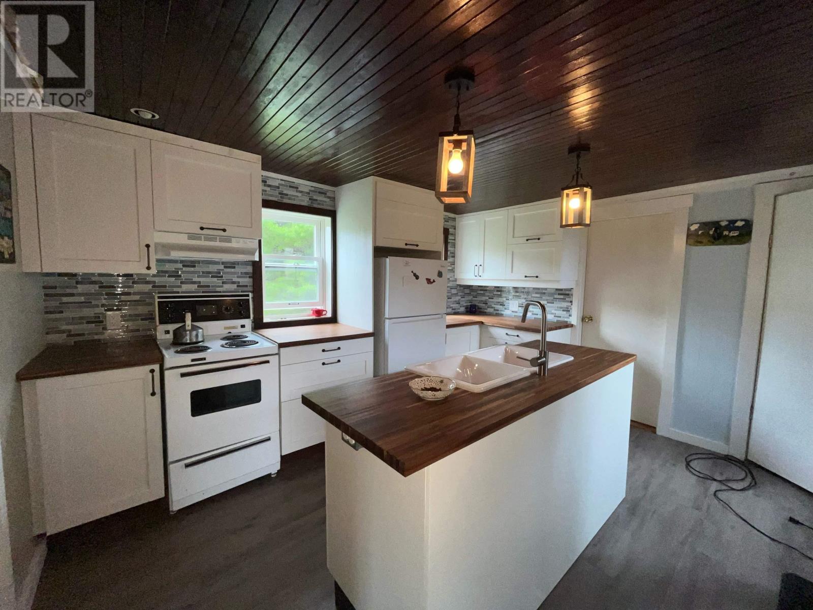 1095 New Harbour Lundy Road - 6