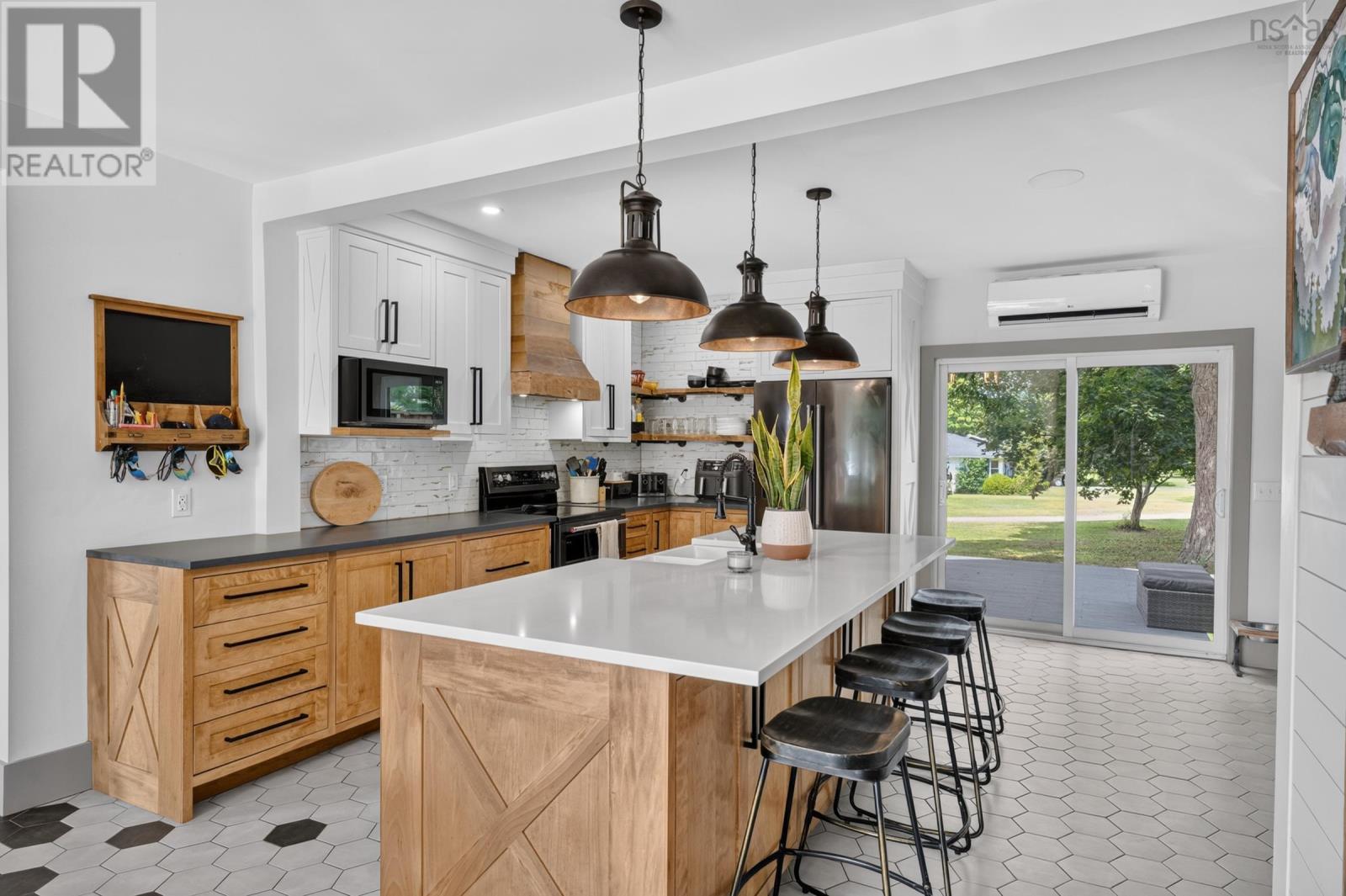 997 Maple Avenue - Image 19
