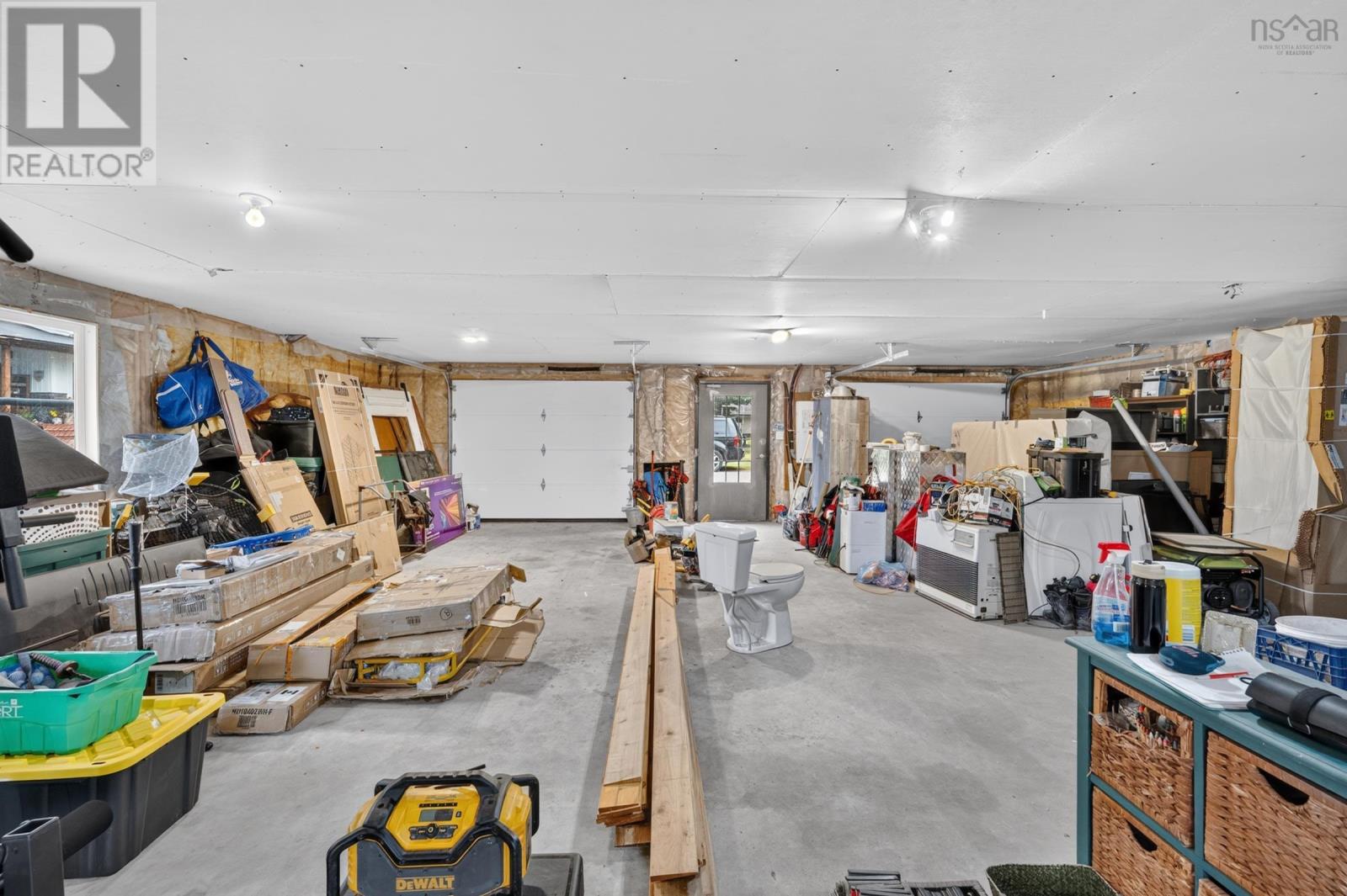997 Maple Avenue - Image 46