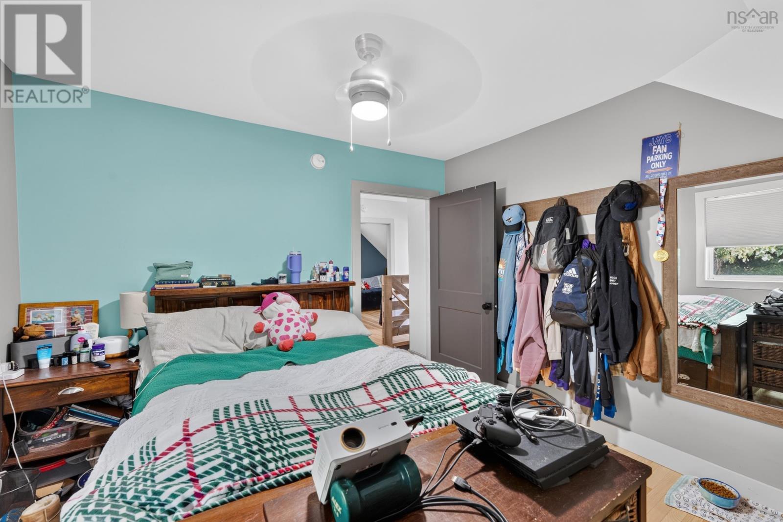 997 Maple Avenue - Image 40
