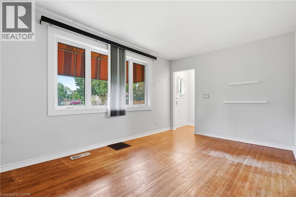 160 LORNE Crescent - Image 22