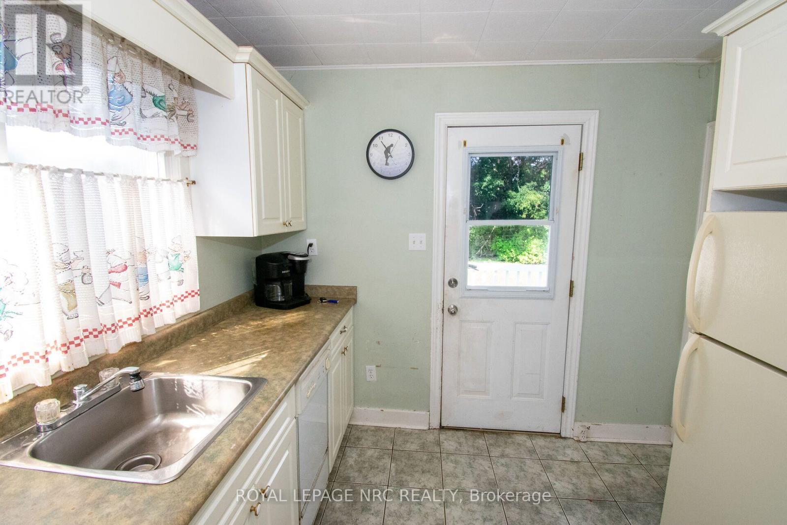 13 MILDRED AVENUE - 15