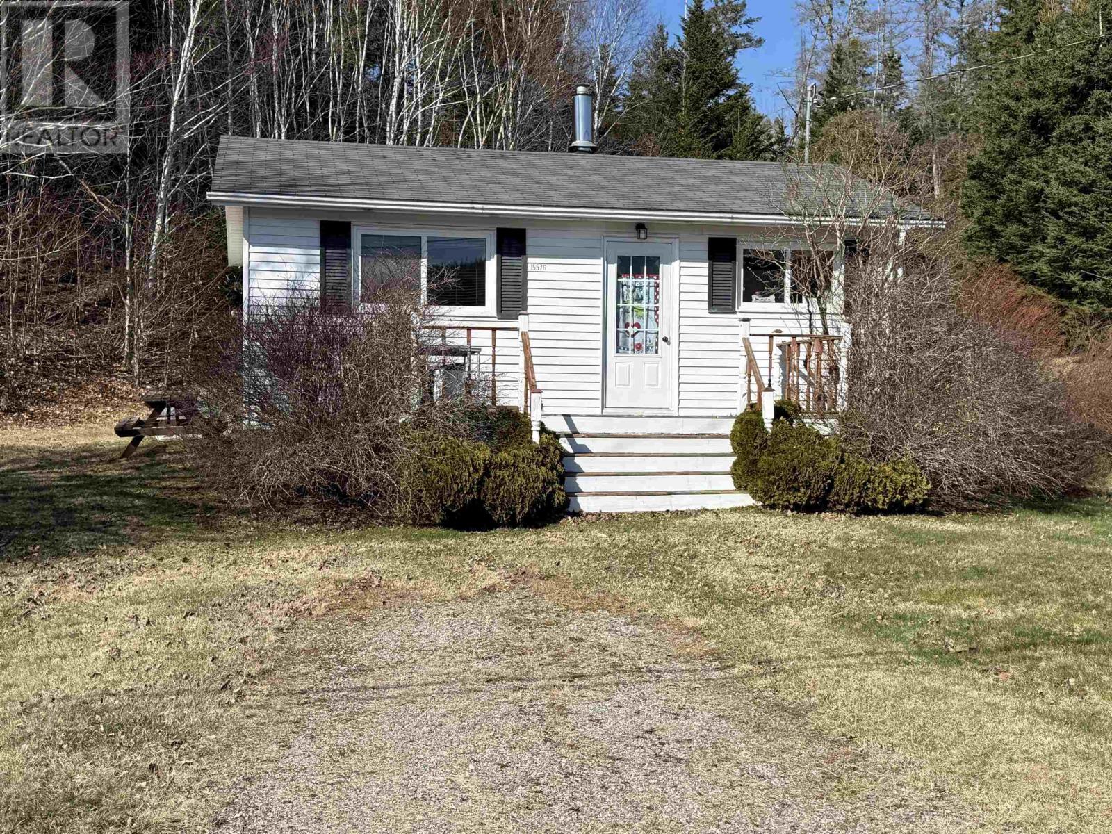 15576 Highway 316