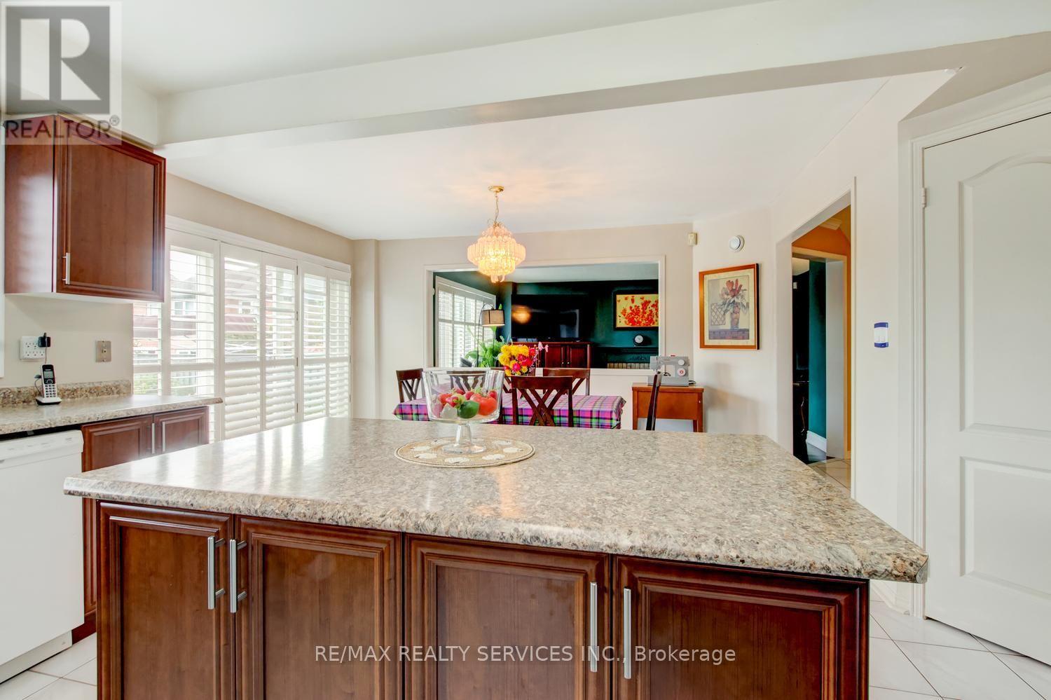 671 PETER ROBERTSON BOULEVARD - 16