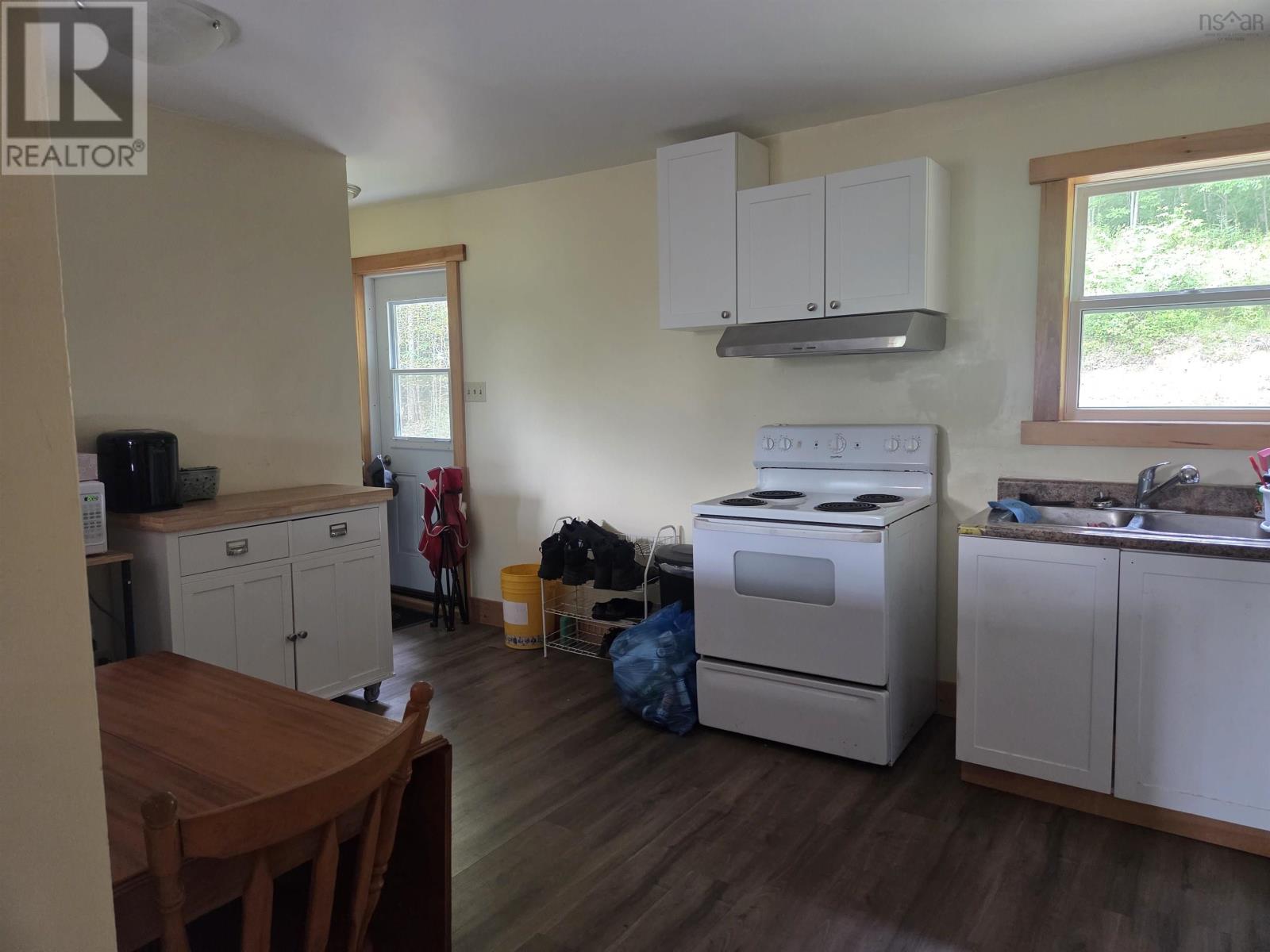 90 Riverview Road - 11