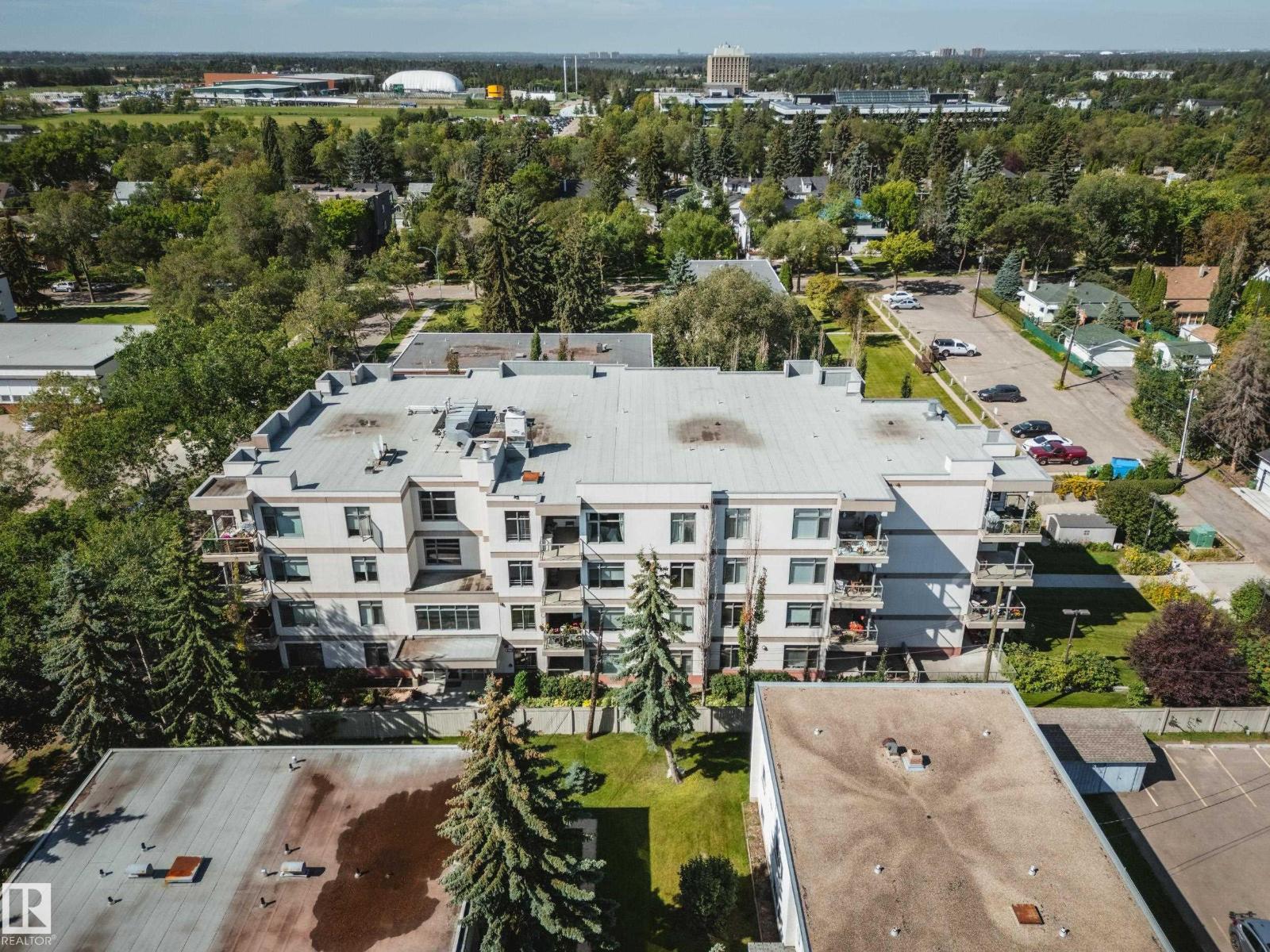 #105 11140 68 AV NW - Image 40