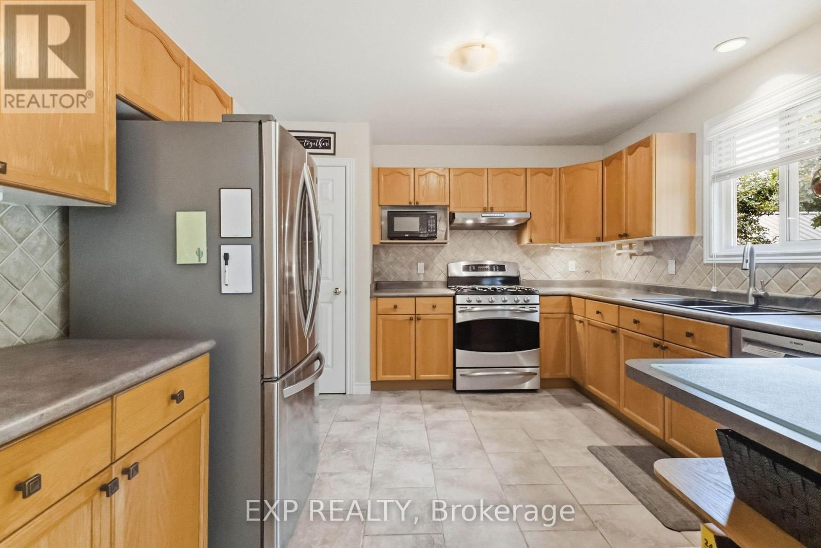144 STEPHEN MOORE DRIVE - 9