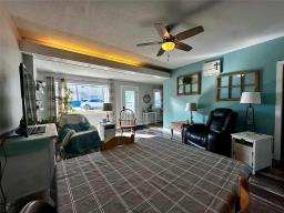 Loft - 35 Hudson Street, Flin Flon, MB R8A1C3 Photo 7