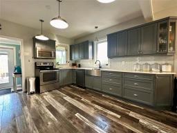 35 Hudson Street, Flin Flon, MB R8A1C3 Photo 9