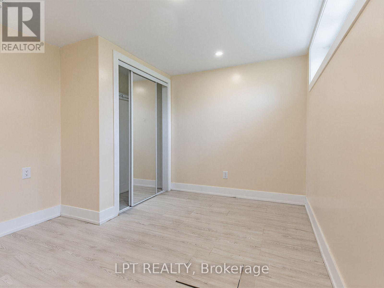 27 KINGSVIEW BOULEVARD - 19