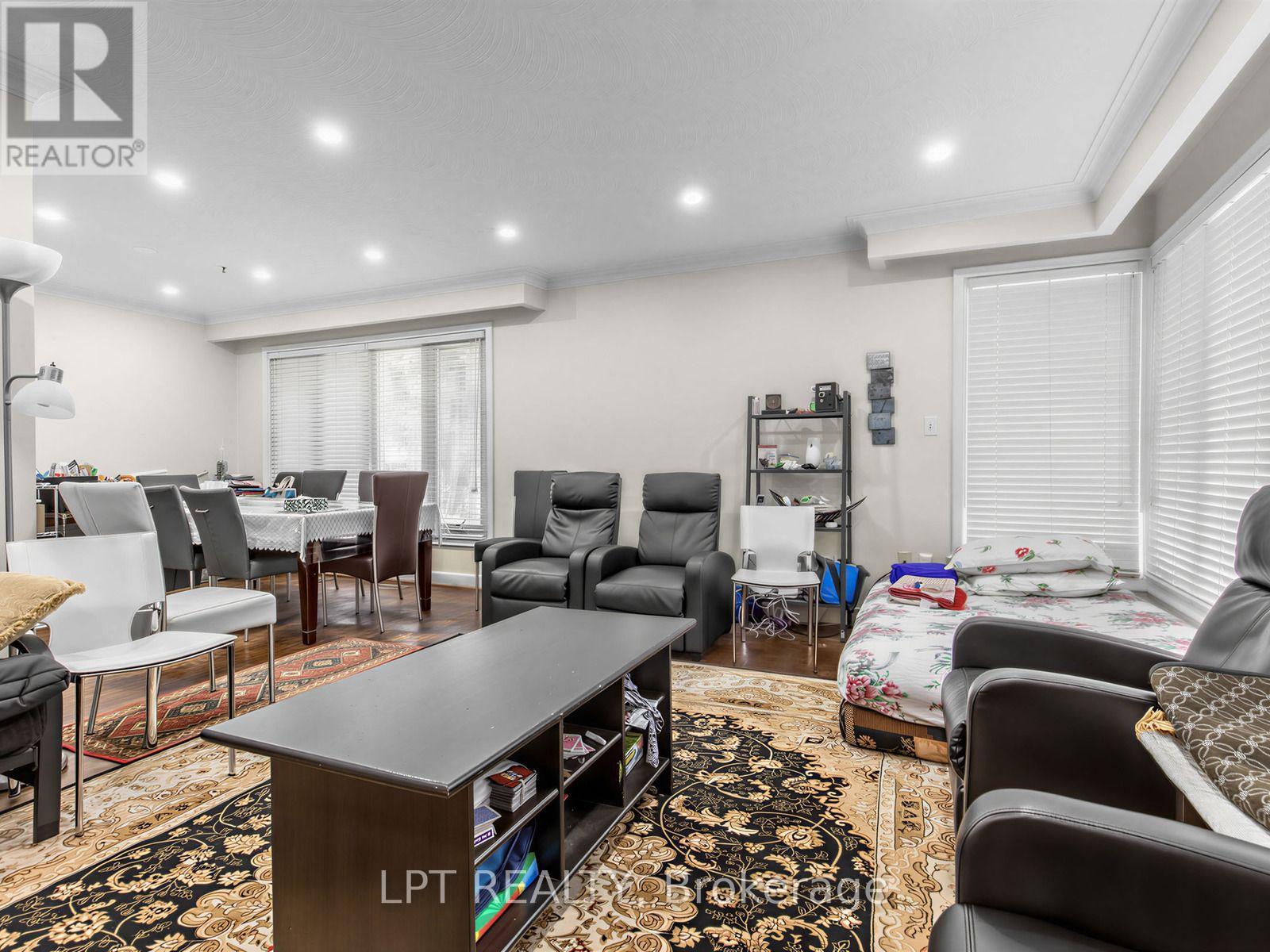 27 KINGSVIEW BOULEVARD - 13