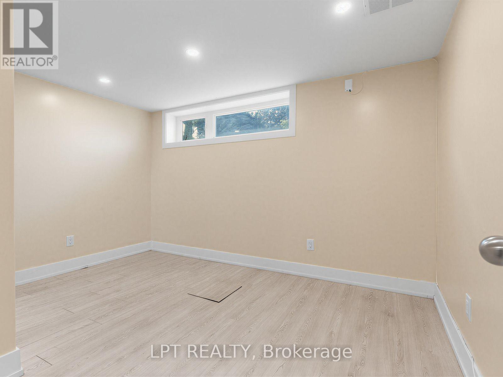27 KINGSVIEW BOULEVARD - 20