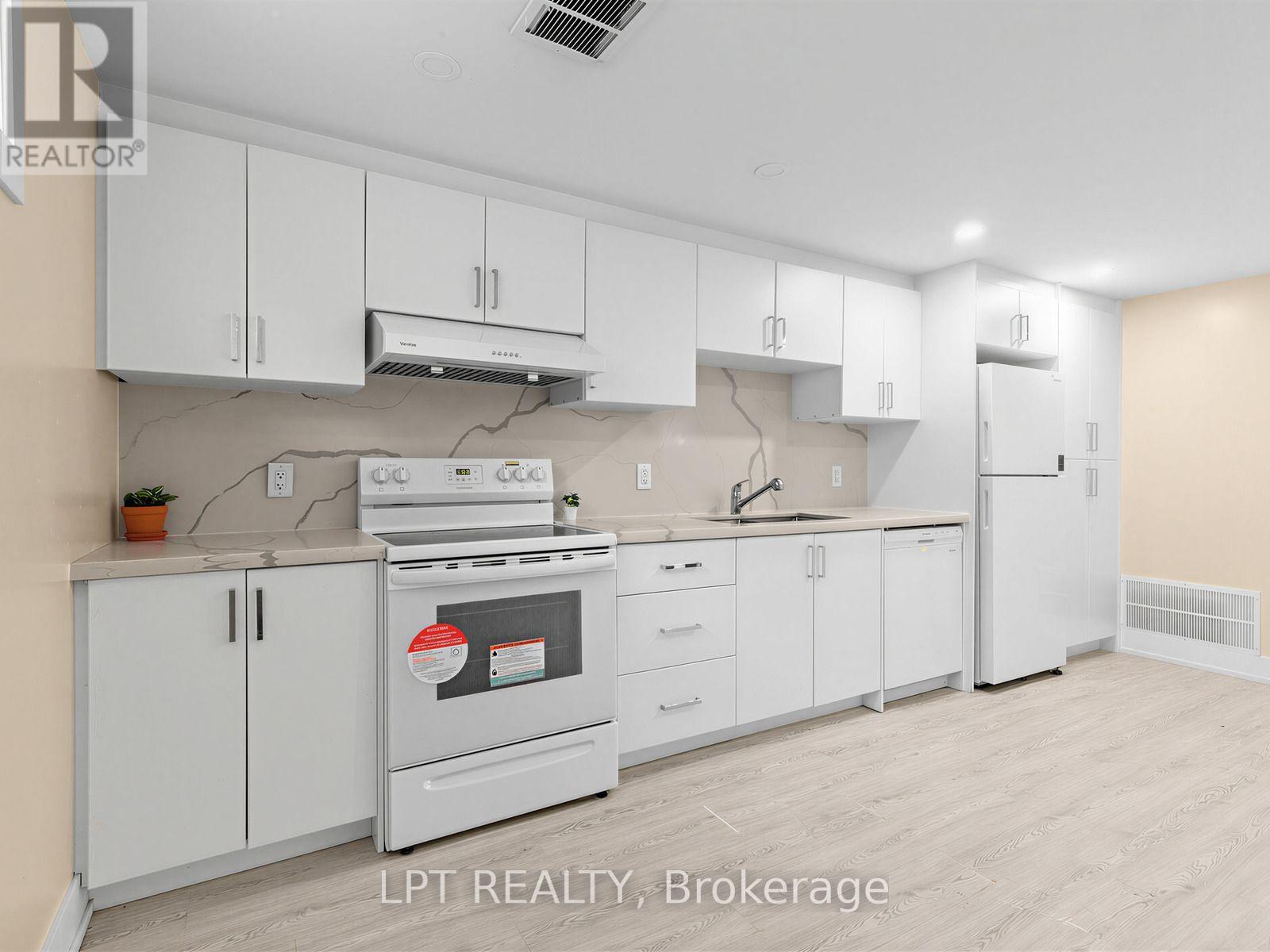 27 KINGSVIEW BOULEVARD - Image 21